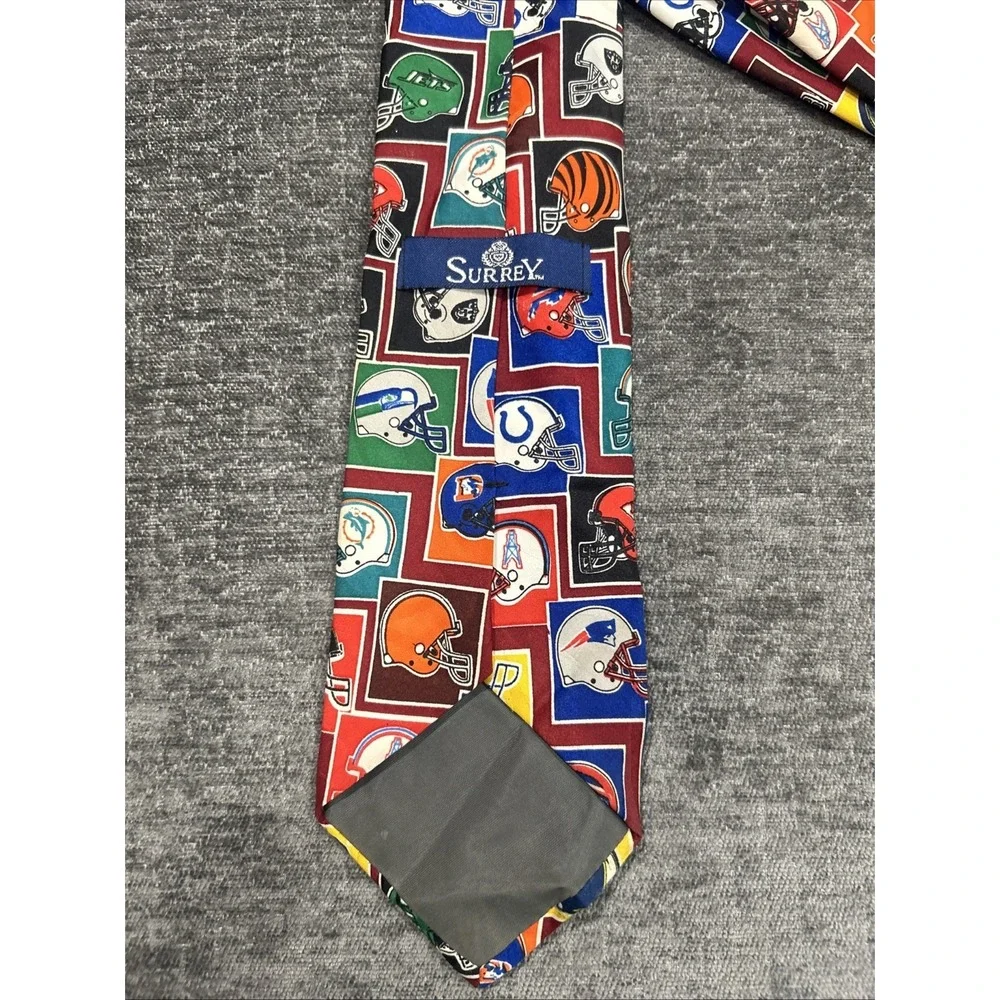 Vintage NFL Football Helmet Necktie All Teams Logo Tie Made USA‎ Retro Sports